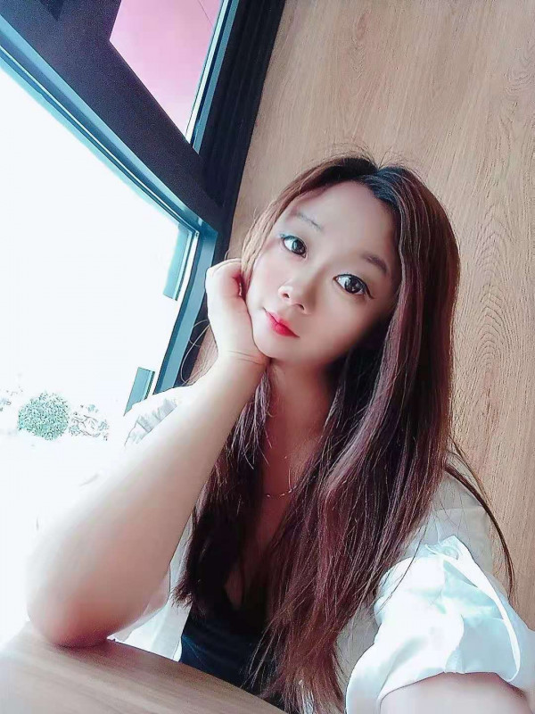 常营地铁站小骚女